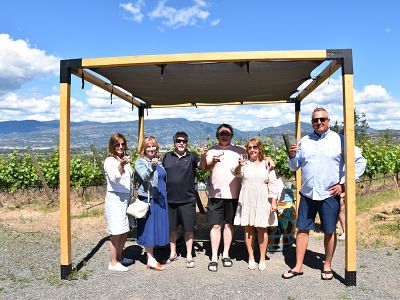 Outdoor Wine Tasting at Kitsch Wines 