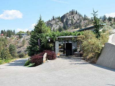 Wineshop at Pentage Winery 