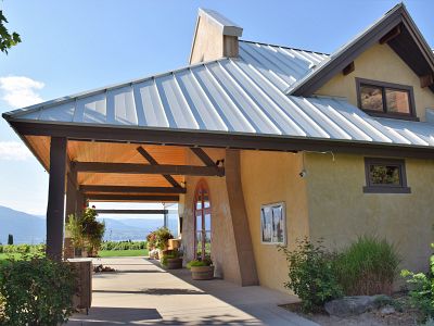 Wineshop at Red Rooster Winery 