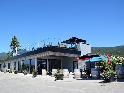 Rooftop Patio at Therapy Vineyards