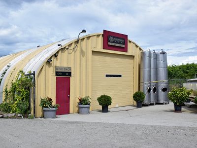 Wineshop at Rollingdale Winery 