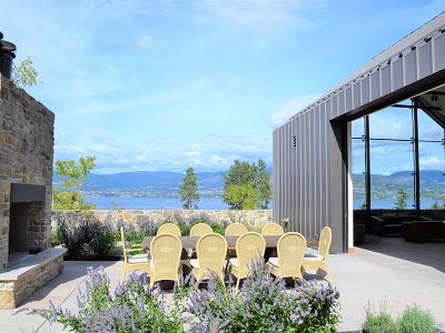 Patio and Wineshop at Cedar Creek Estate Winery 