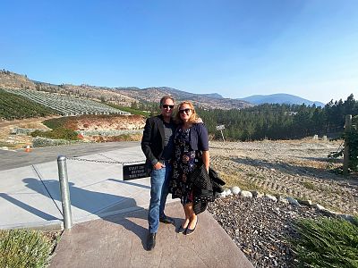Vineyard and Mountain Views at Stag's Hollow Winery 